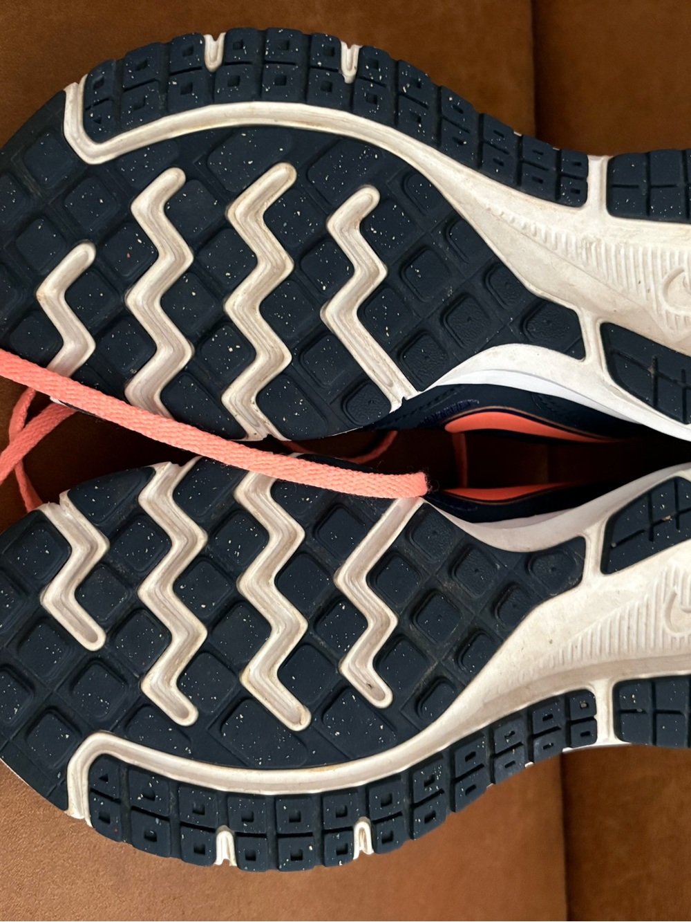 Nike Downshifter 6 Women's Running Shoe in Midnight Navy/ peach accents. Size 9 - Picture 6 of 6